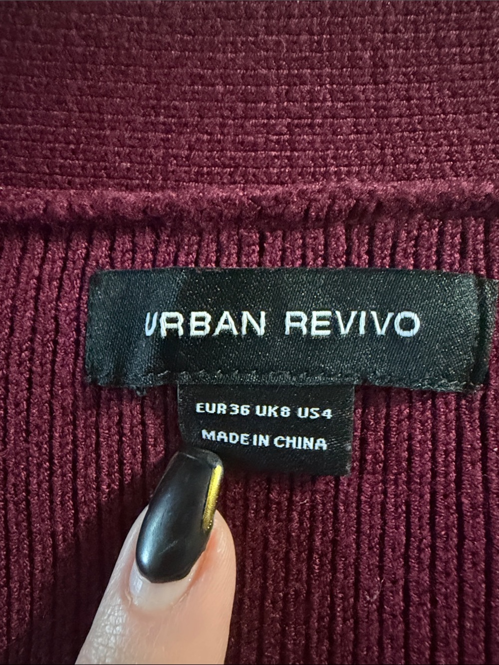 Urban Revivo V-Neck Ribbed Single-Button Cardigan Sweater - Burgundy Size 4 — image 3 of 8